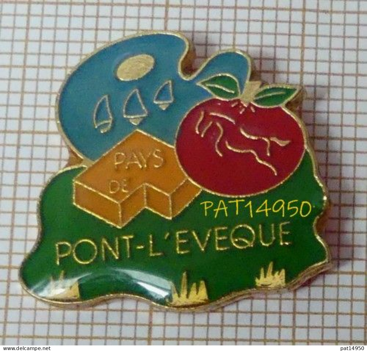 PAT14950 PAYS DE PONT L' EVEQUE  FROMAGE POMME ROUGE CHEVAL LAC Dpt 14 CALVADOS - Cities