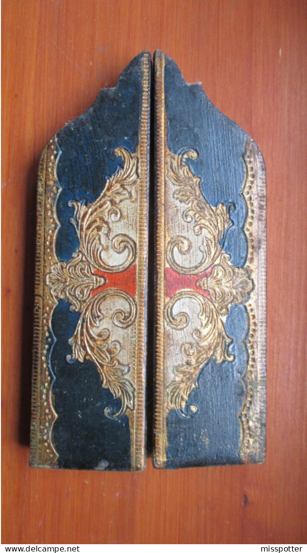 Ancien Triptyque Reliquaire De Voyage Doré à La Feuille D'or 10 Cm / 18 Cm Replié 19,5 Cm / 18 Déplié - Religion & Esotericism