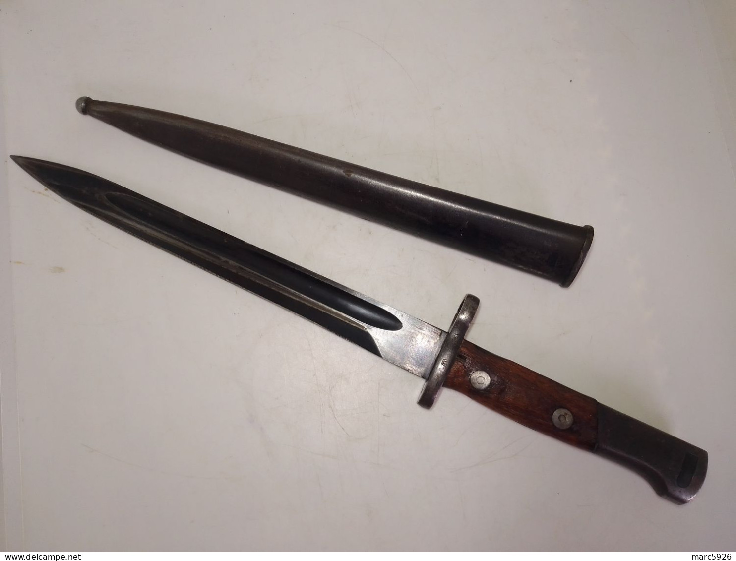 ANCIENNE BAIONNETTE A IDENTIFIER - Knives/Swords