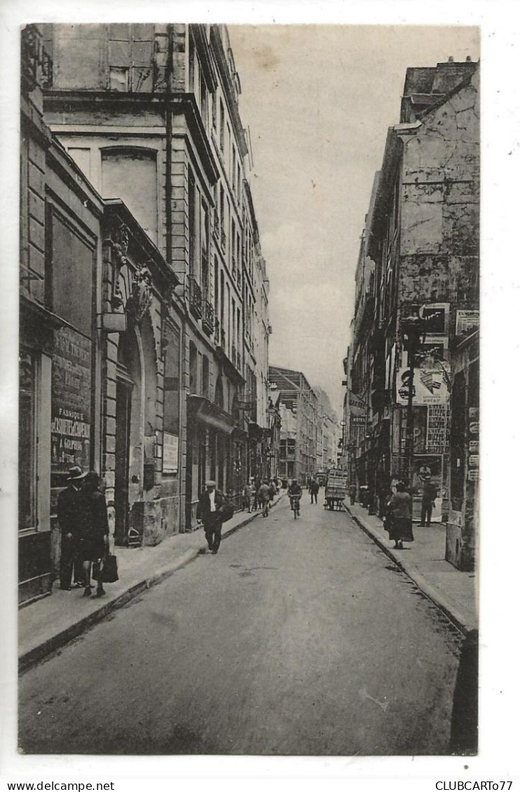 Paris 3 ème Arr (75) : Rue Vieille Du Temple Certainement Au Niveau Du N°70 Fabrique En 1945 (animé) PF. - Distrito: 03