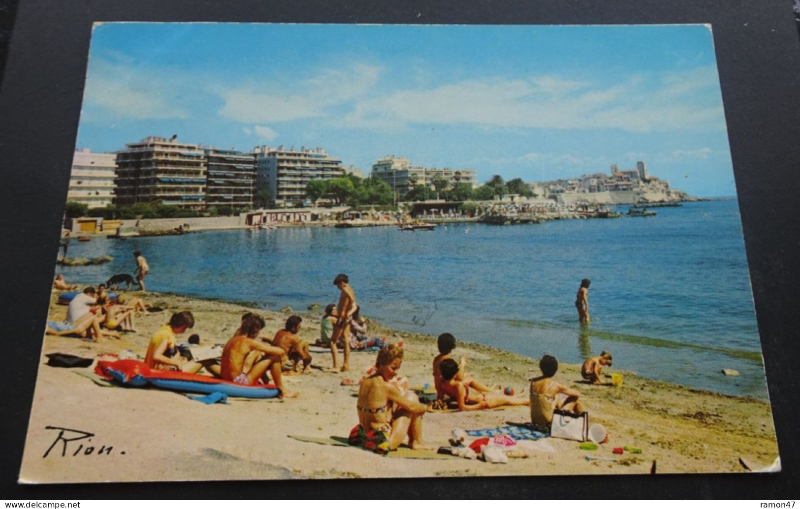 Antibes - Plage De L'Ilette, Au Fond, La Vieille Cité - Ed. A. Rion, Nice - Autres & Non Classés