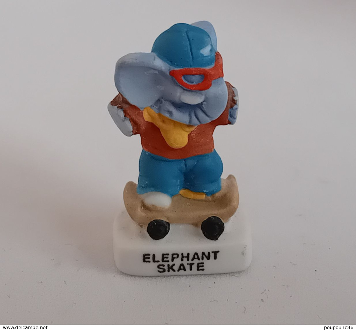 FEVE - FEVES - "LES ANIMAUX SPORTIFS" - MAT -  ELEPHANT SKATE - Dieren