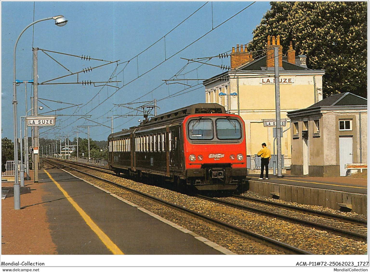 ACMP11-72-0931 - Un Omnibus Le Mans-angers Assuré Par L'automotrice Z9601 Marque L'arrêt à LA SUZE-SUR-SARTHE - La Suze Sur Sarthe