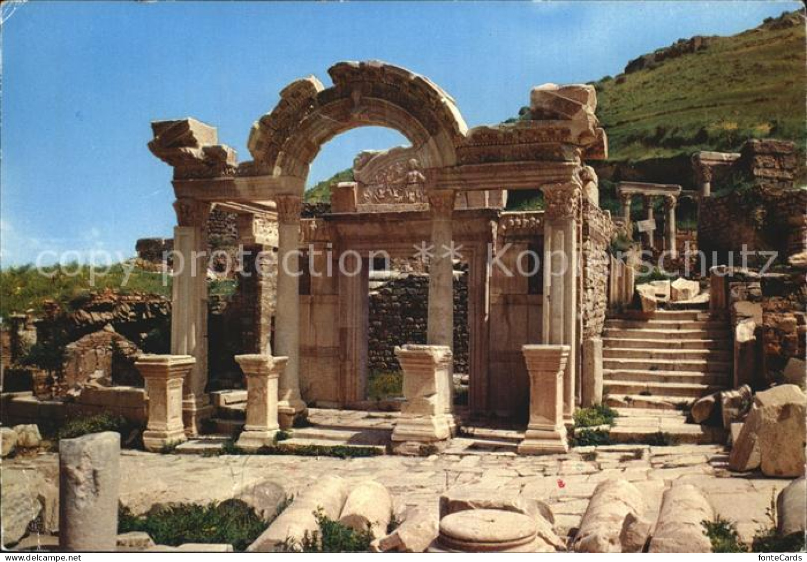 42587224 Efes Hadrianus Mabedi Tempel Ruinen Antike Staette Tuerkei - Turkey