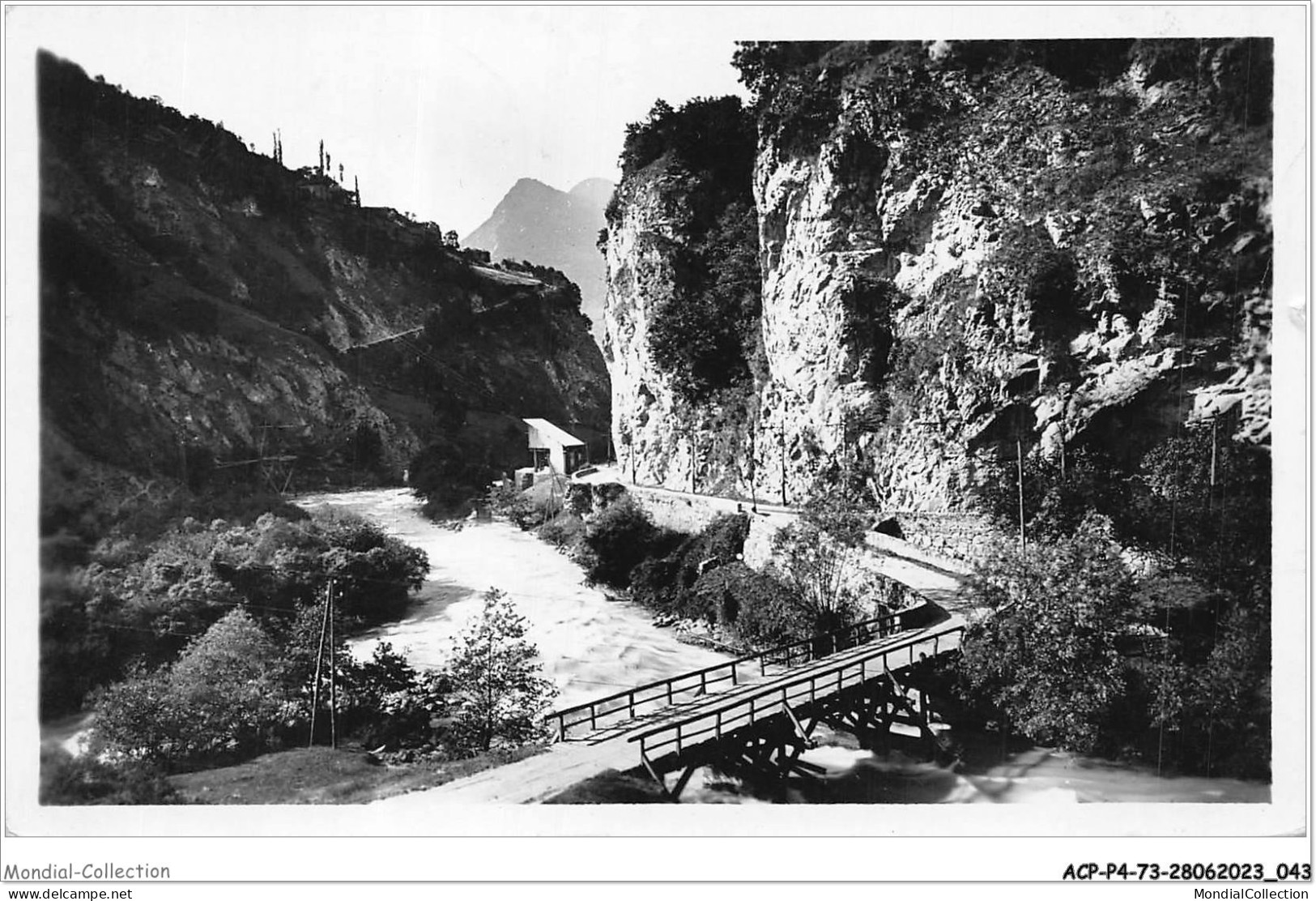 ACPP4-73-0302 -  La Route De BRIDES-LES-BAINS Et Le Pont De La Rageat - Brides Les Bains