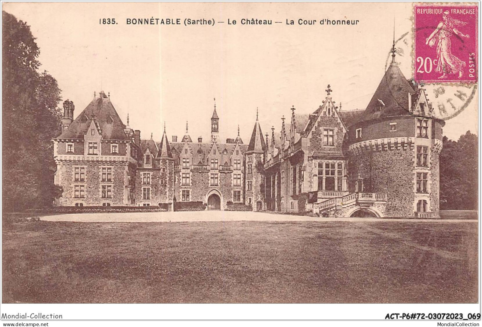 ACTP6-72-0529 - BONNETABLE - Le Château - La Cour D'honneur - Bonnetable