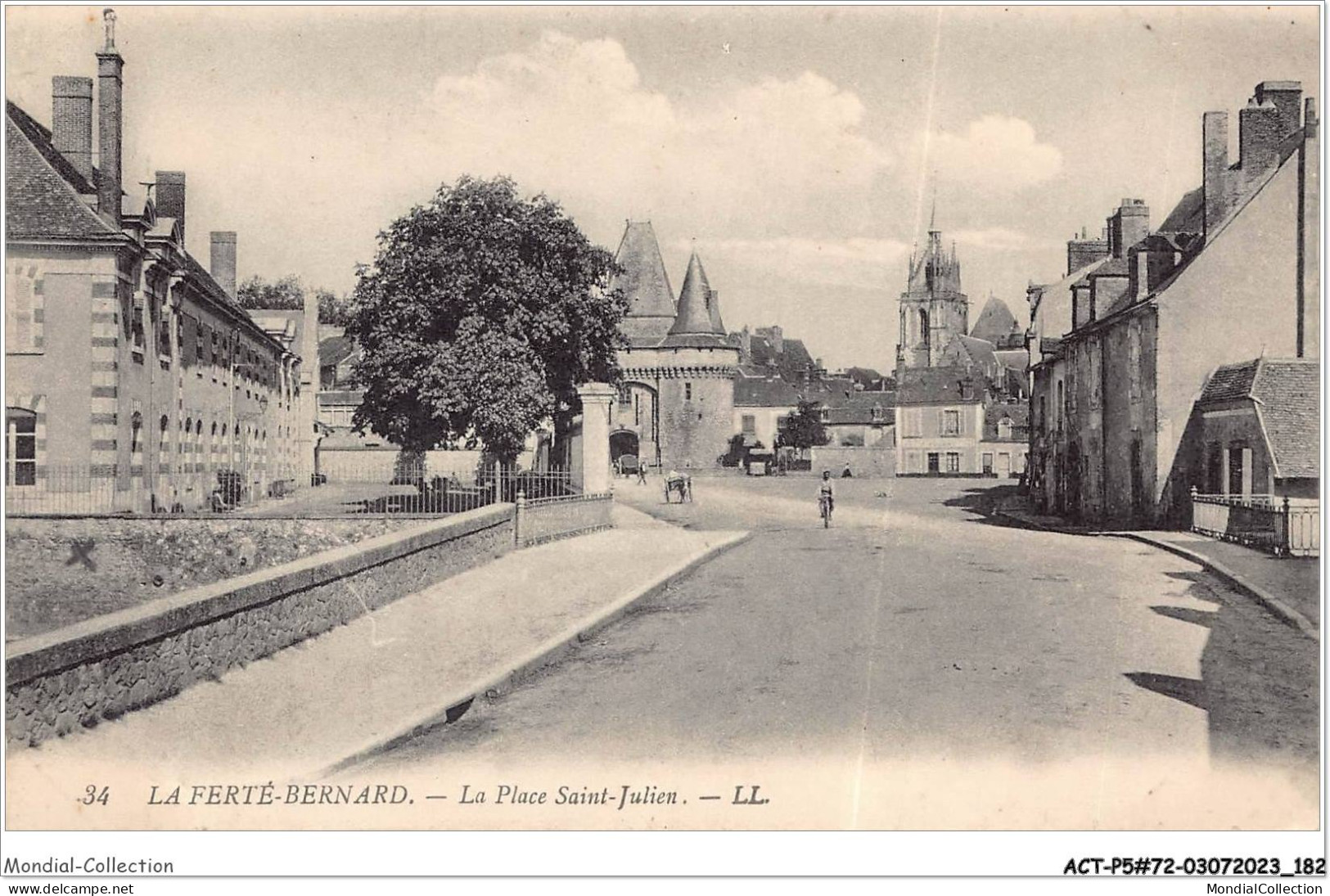 ACTP5-72-0478 - LA FERTE-BERNARD - La Place Saint-julien - La Ferte Bernard