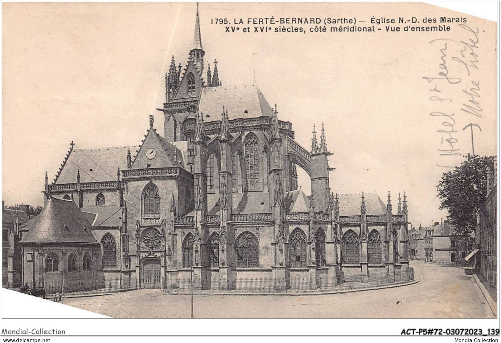 ACTP5-72-0456 - LA FERTE-BERNARD - église N-D Des Marais - Côté Méridional - Vue D'ensemble - La Ferte Bernard