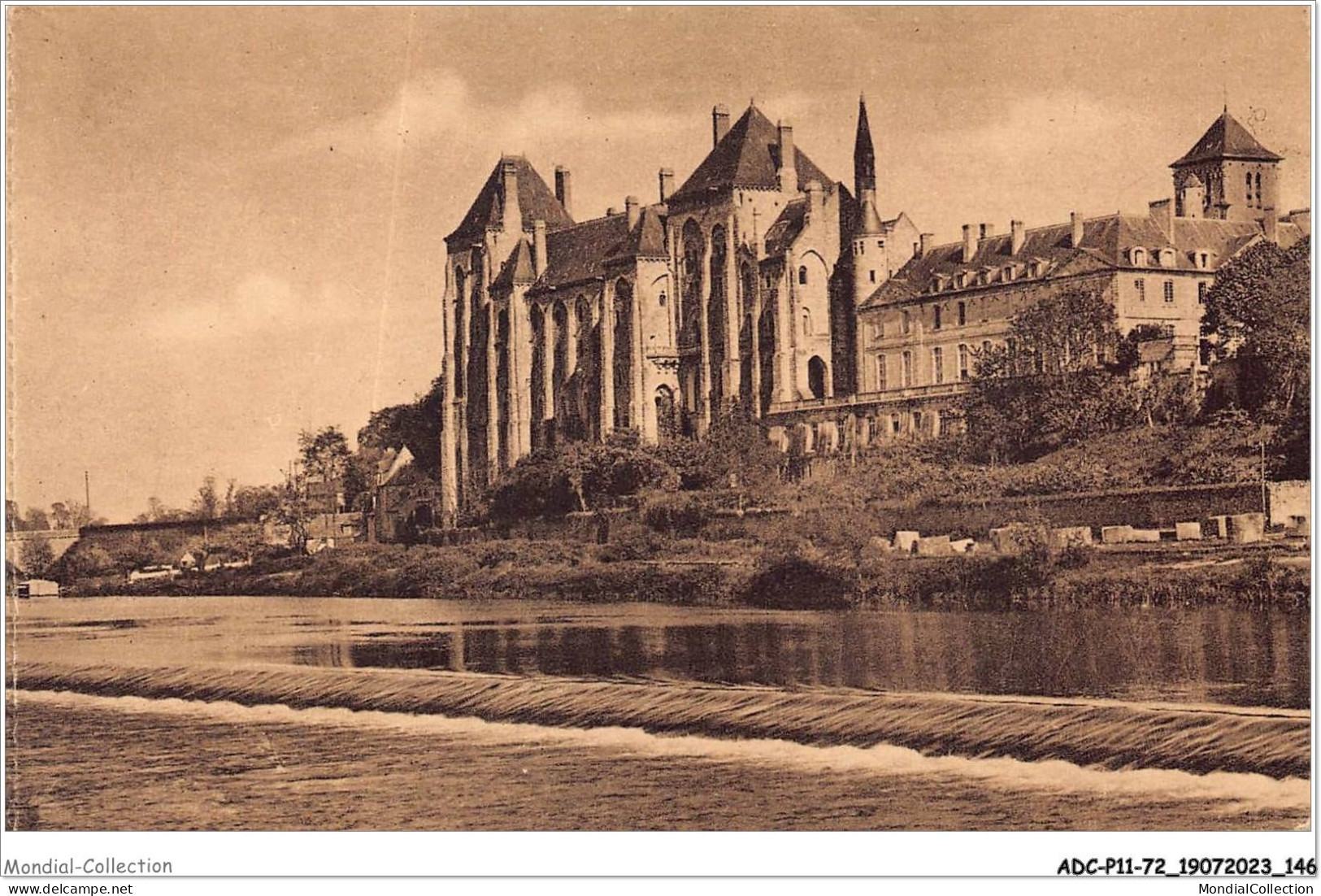 ADCP11-72-1076 - L'abbaye St-Pierre De SOLESMES Vue Du Barrage De La Sarthe  - Solesmes