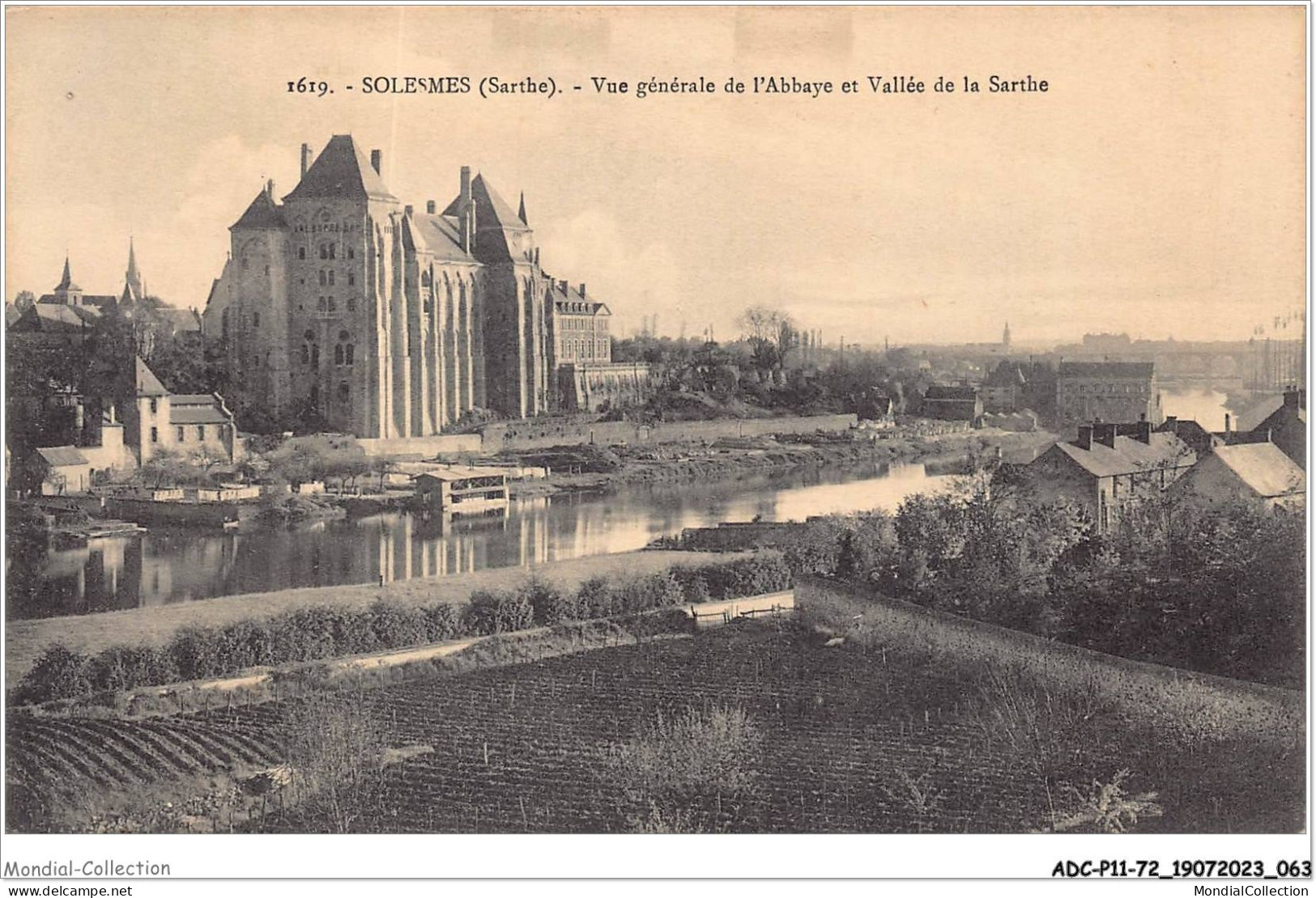 ADCP11-72-1034 - SOLESMES - Vue Générale De L'abbaye Et Vallée De La Sarthe  - Solesmes