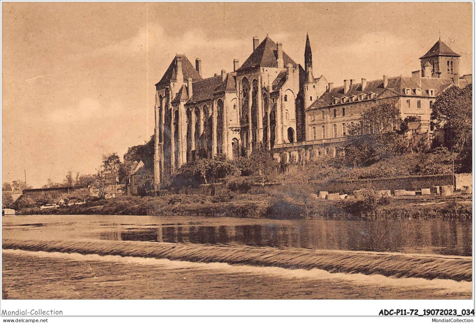 ADCP11-72-1019 - L'abbaye St-Pierre De SOLESMES Vue Du Barrage De La Sarthe  - Solesmes