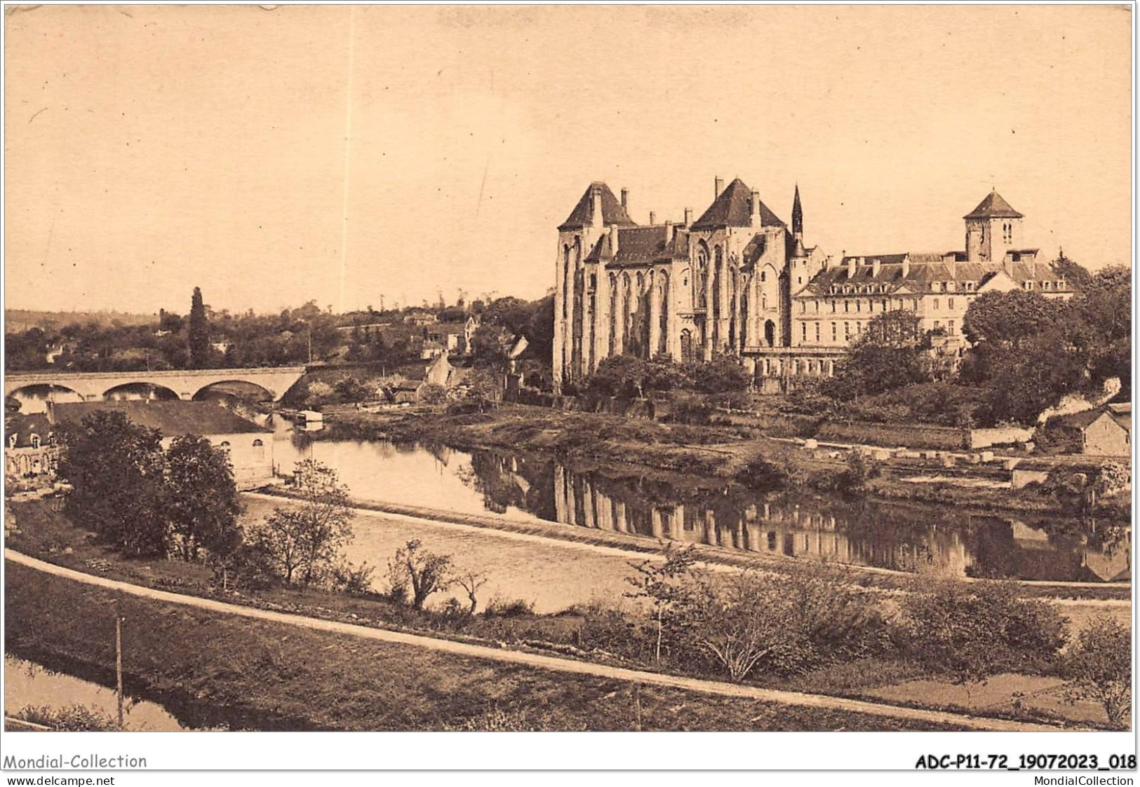 ADCP11-72-1011 - L'abbaye St-Pierre De SOLESMES Sur Le Bord De La Sarthe  - Solesmes