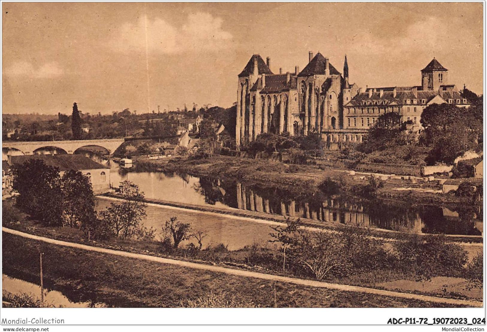 ADCP11-72-1014 - L'abbaye St-Pierre De SOLESMES Sur Le Bord De La Sarthe  - Solesmes