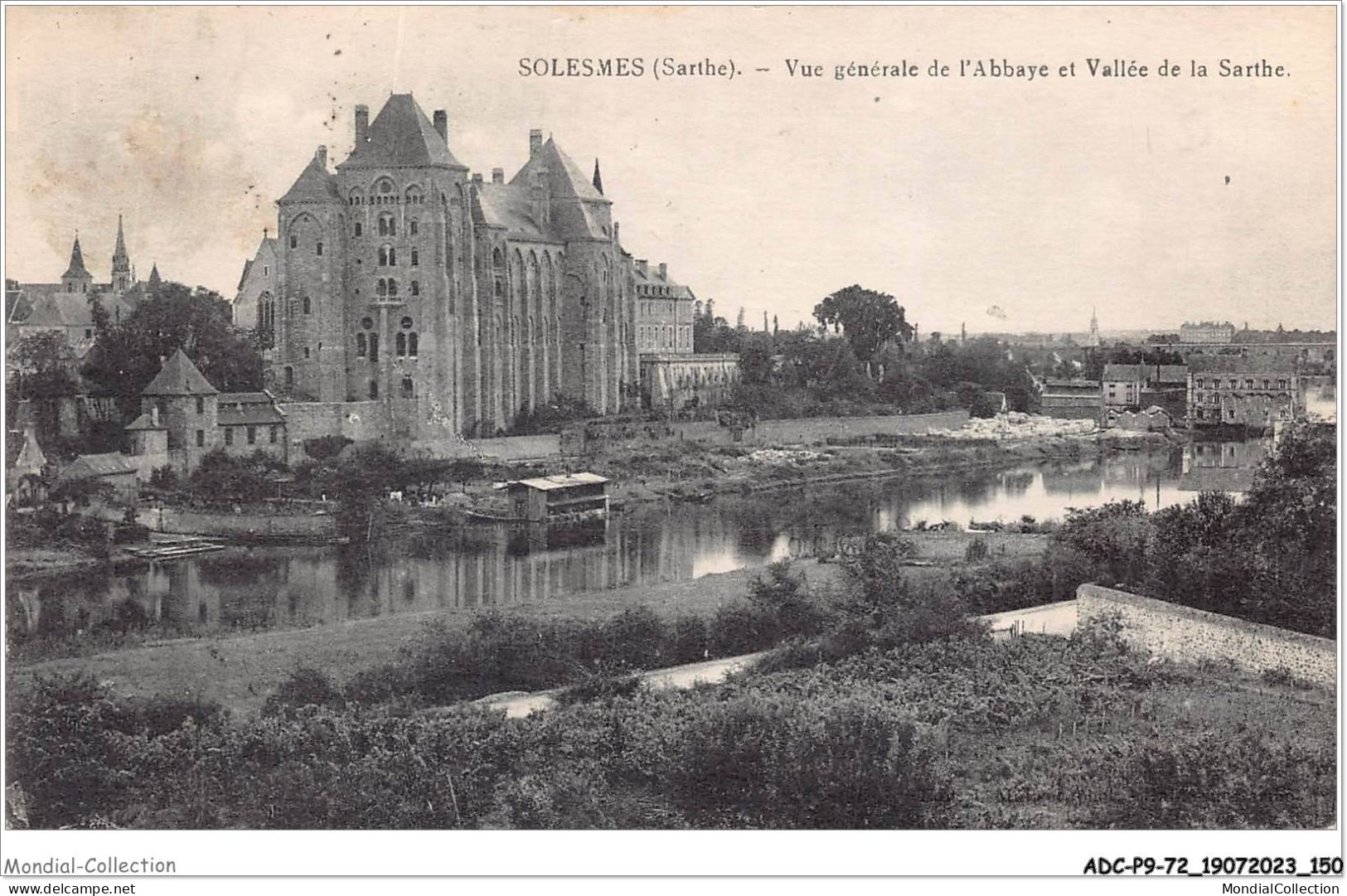 ADCP9-72-0885 - SOLESMES - Vue Générale De L'abbaye Et Vallée De La Sarthe  - Solesmes