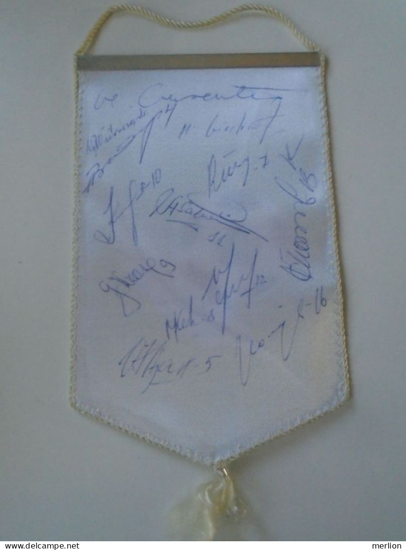 D202138 SOCCER  -FANION  Wimpel Pennon -Soviet Sport Moskva - Lot Of Signatures Hungary -Soccer  To Identify Ca 1970-80 - Abbigliamento, Souvenirs & Varie