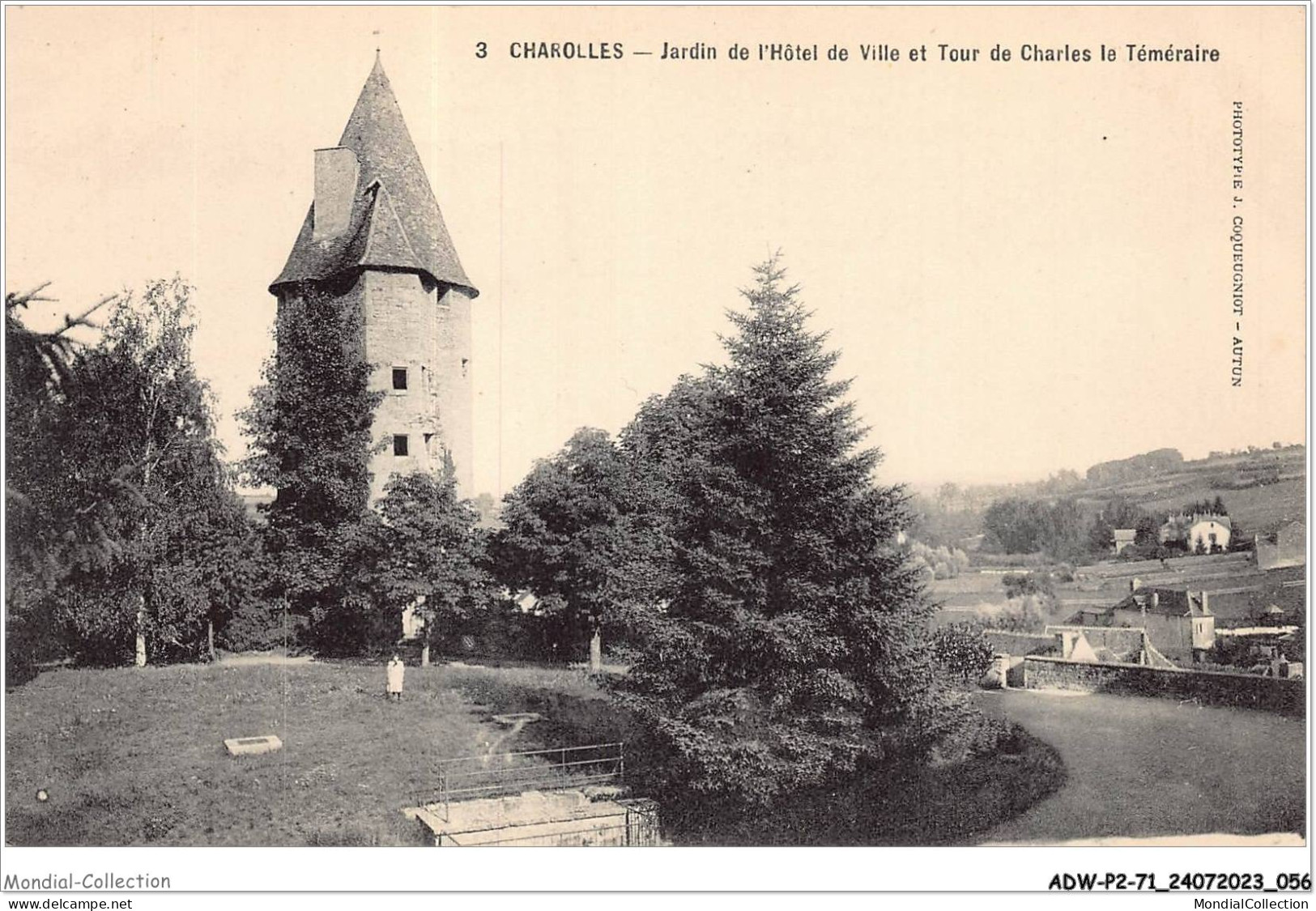 ADWP2-71-0123 - CHAROLLES - Jardin De L'hôtel De Ville Et Tour De Charles Téméraire   - Charolles