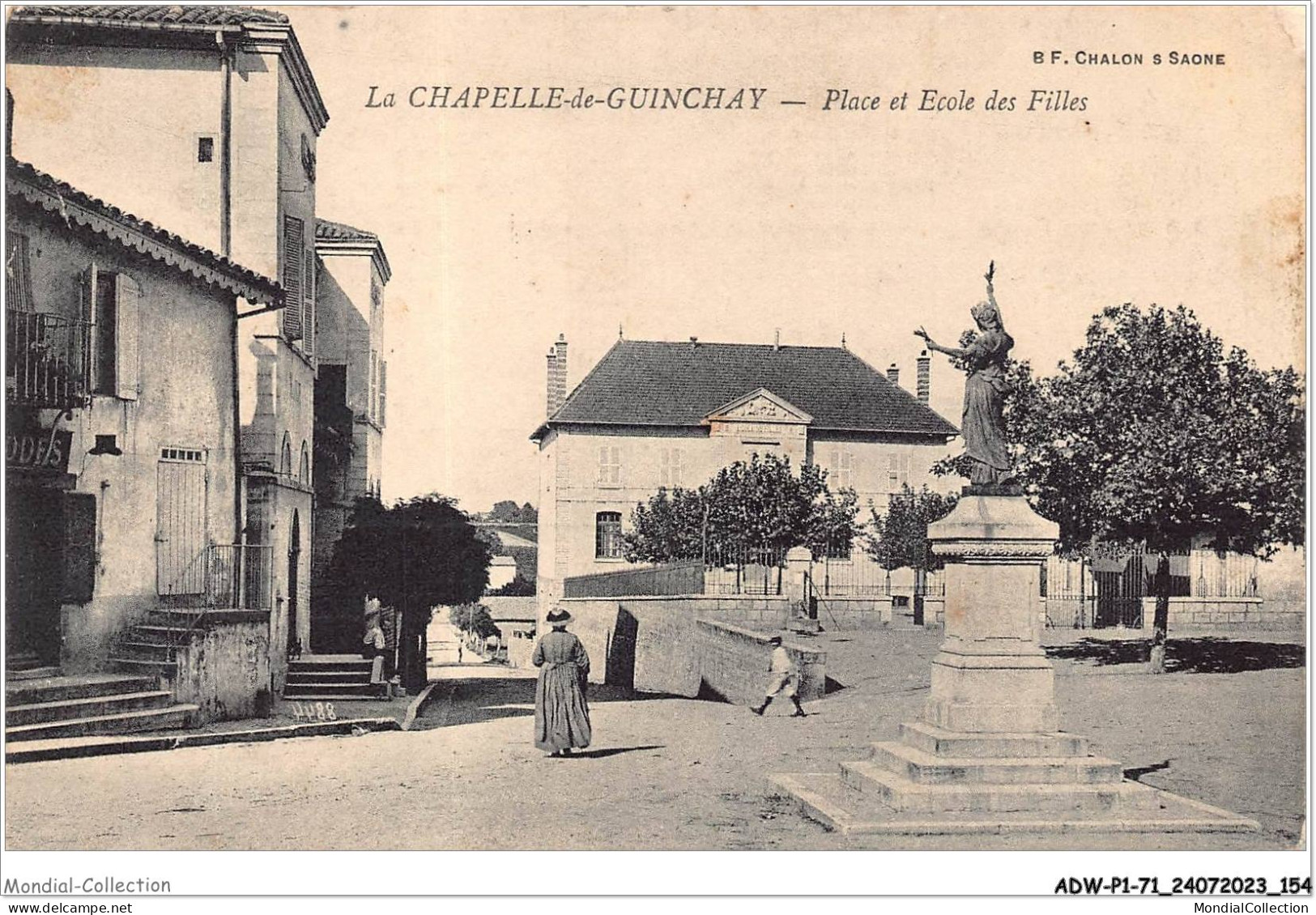 ADWP1-71-0078 - CHALON-S-SAONE - La Chapelle-de-guinchay - Place Et Ecole Des Filles  - Chalon Sur Saone