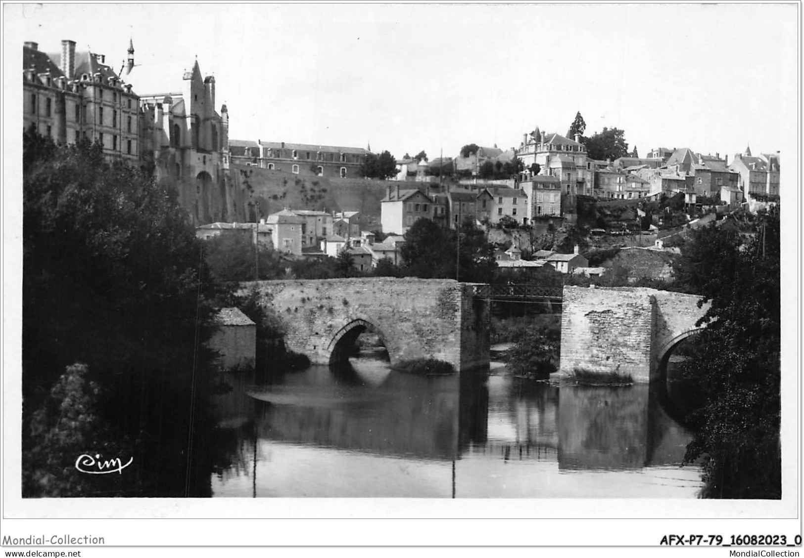 AFXP7-79-0556 - THOUARS - Vue Generale De La Basse Ville Et Pont Coupe Par Les Bleus - Thouars