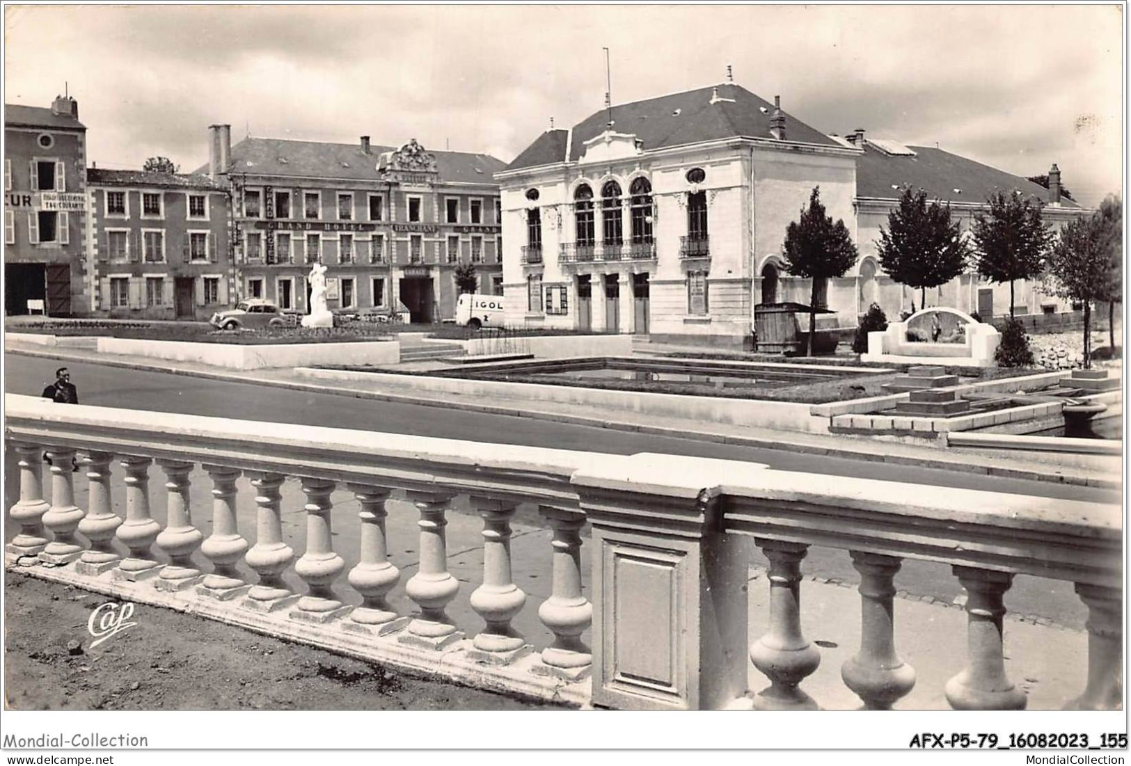 AFXP5-79-0440 - PARTHENAY - Place Du Drapeau - Parthenay