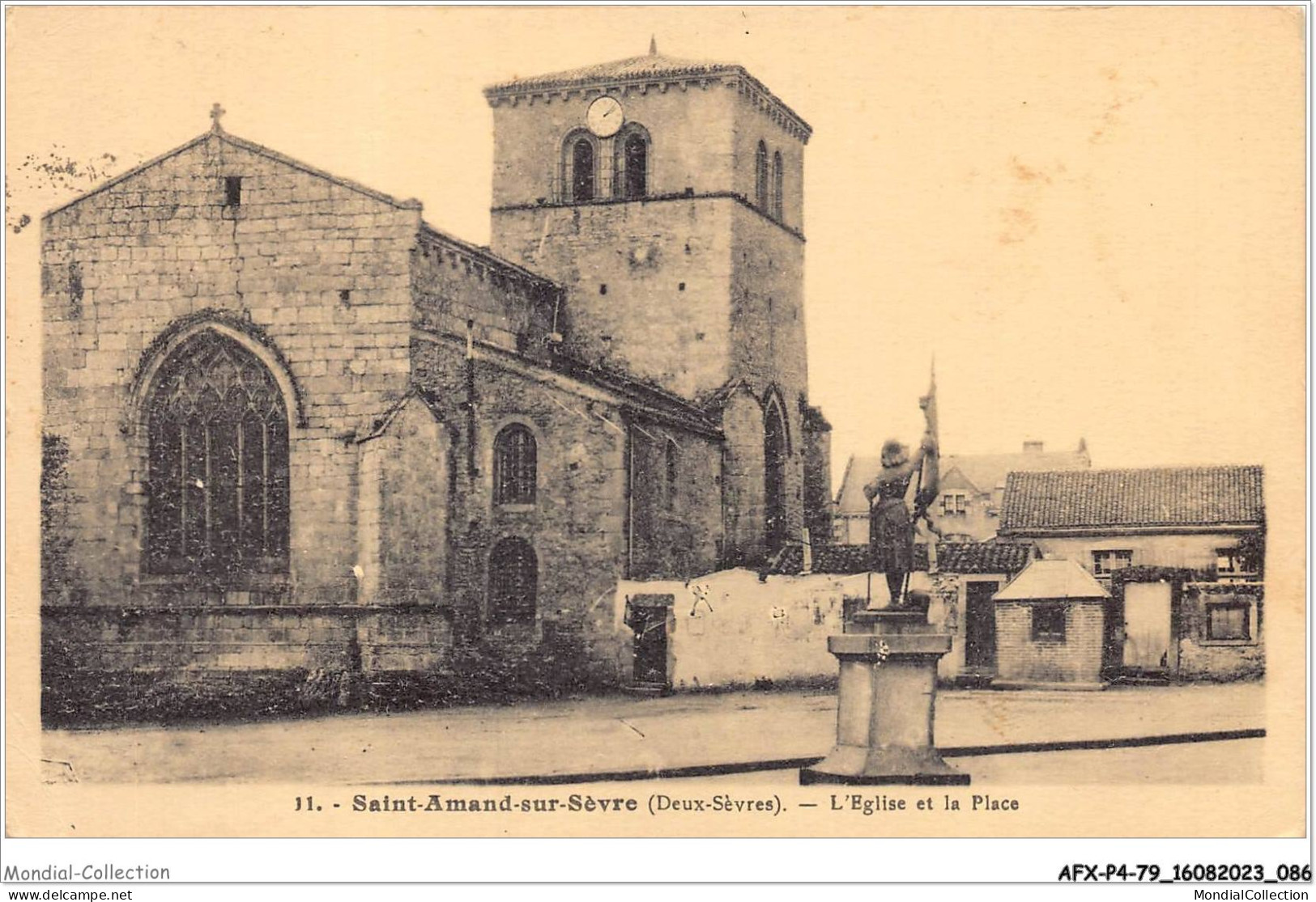 AFXP4-79-0319 - SAINT-AMAND-SUR-SEVRE - L'eglise Et La Place - Bressuire