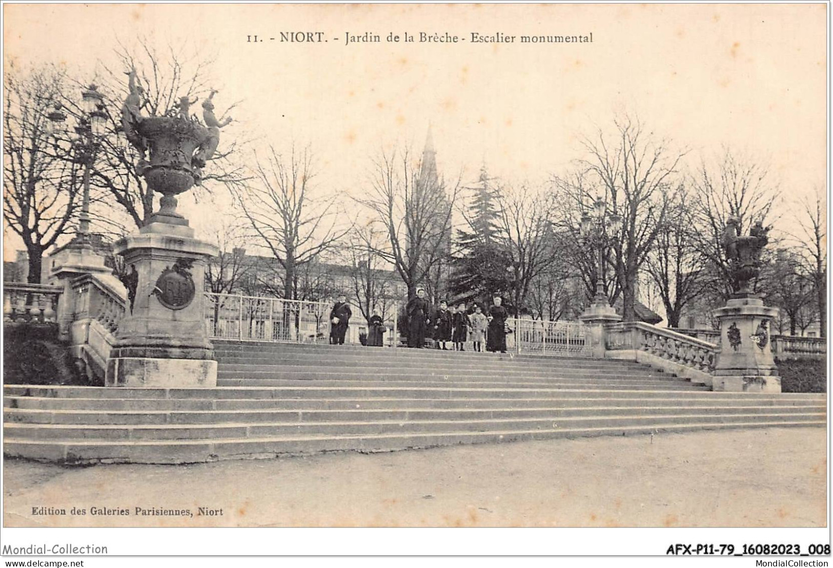 AFXP11-79-0887 - NIORT - Jardin De La Breche - Escalier Monumental - Niort