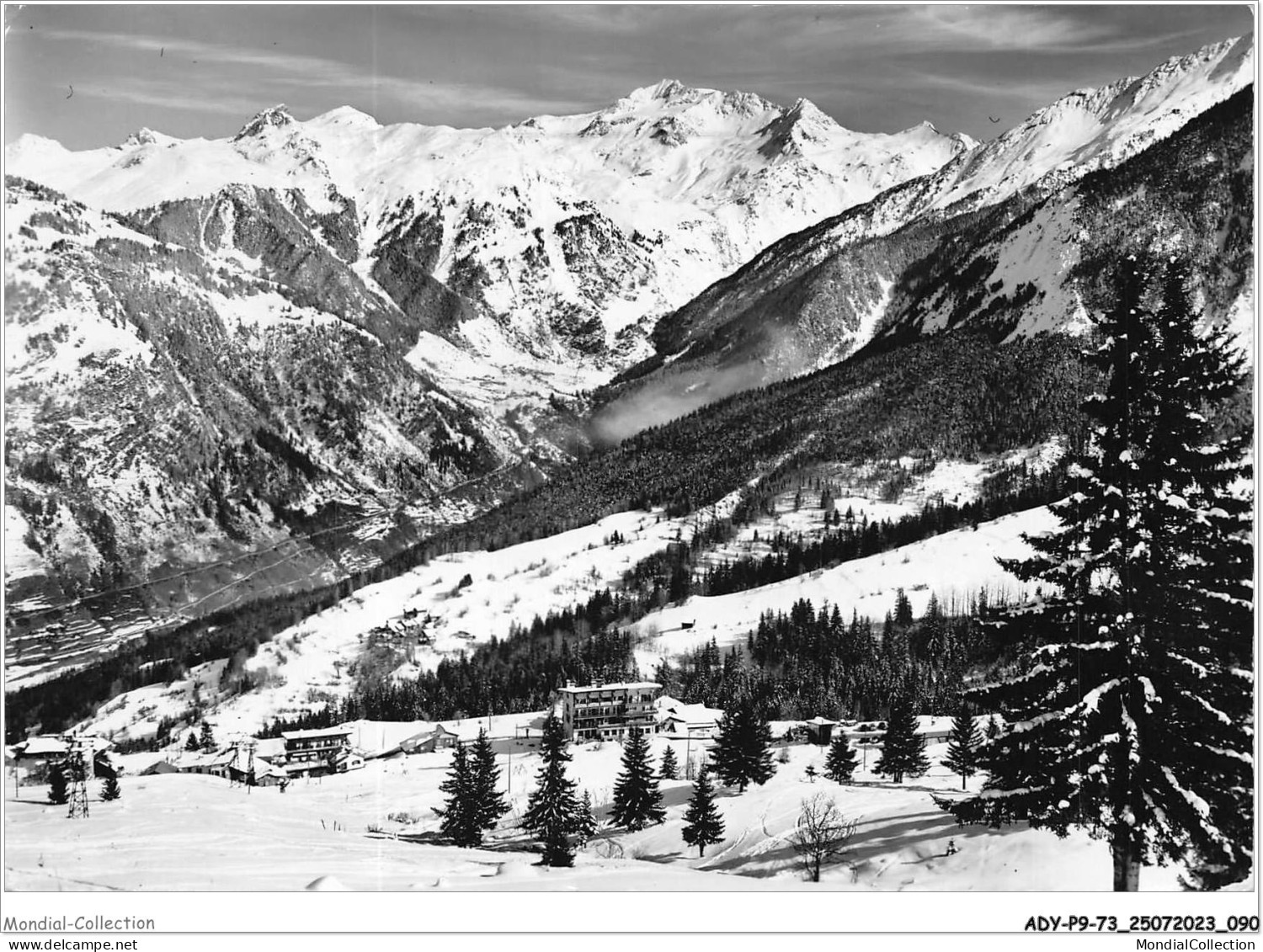 ADYP9-73-0793 - COURCHEVEL 1550 - Vue Générale Et Le Massif De Bellecôte  - Courchevel