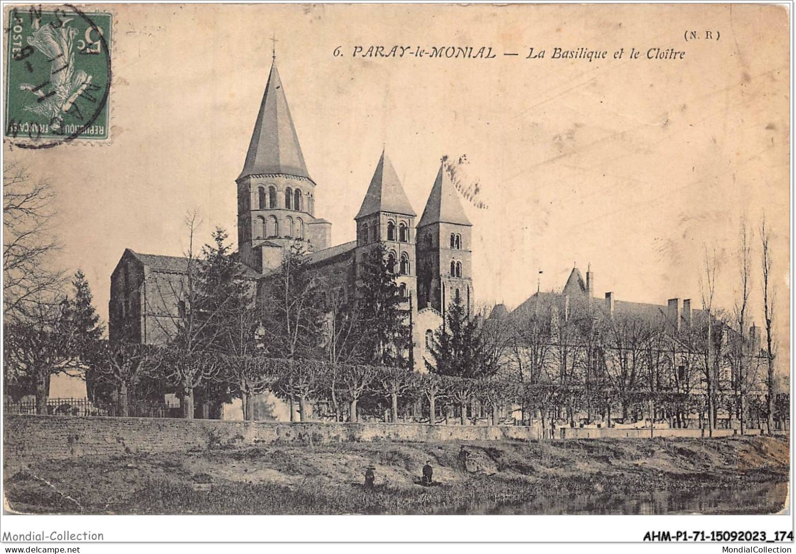 AHMP1-71-0086 - PARAY-LE-MONIAL - La Basilique Et Le Cloître - Paray Le Monial