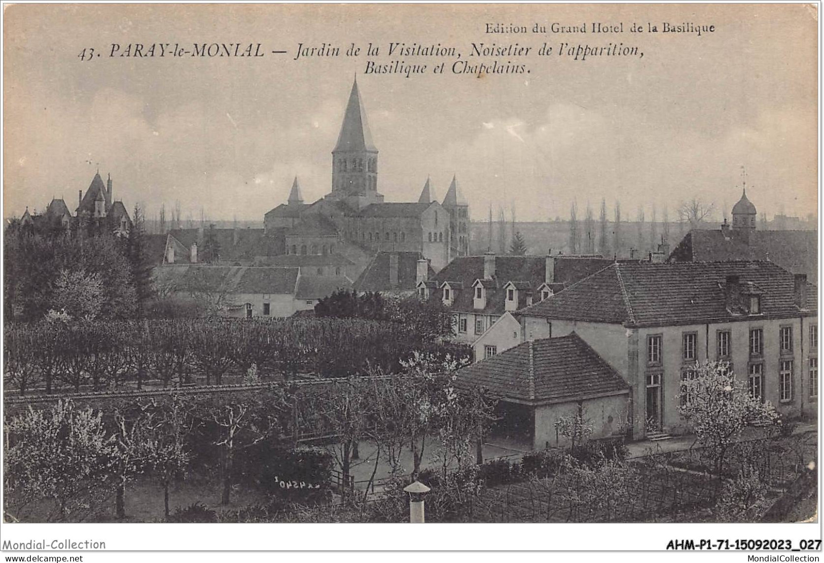 AHMP1-71-0014 - PARAY-LE-MONIAL - Le Jardin De La Visitation - Noisetier De L'apparition - Basilique Et Chapelains - Paray Le Monial