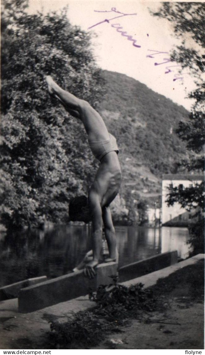 Culturisme , Gymnastique - Photo Ancienne 1944 - Homme En Slip Faisant L'équilibre - Nu Nude Gay - 6,5x10,5 Cm - Ginnastica