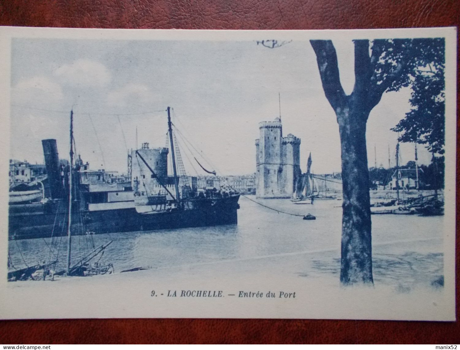 17 - LA ROCHELLE - Entrée Du Port. (Navire Marchand) - La Rochelle