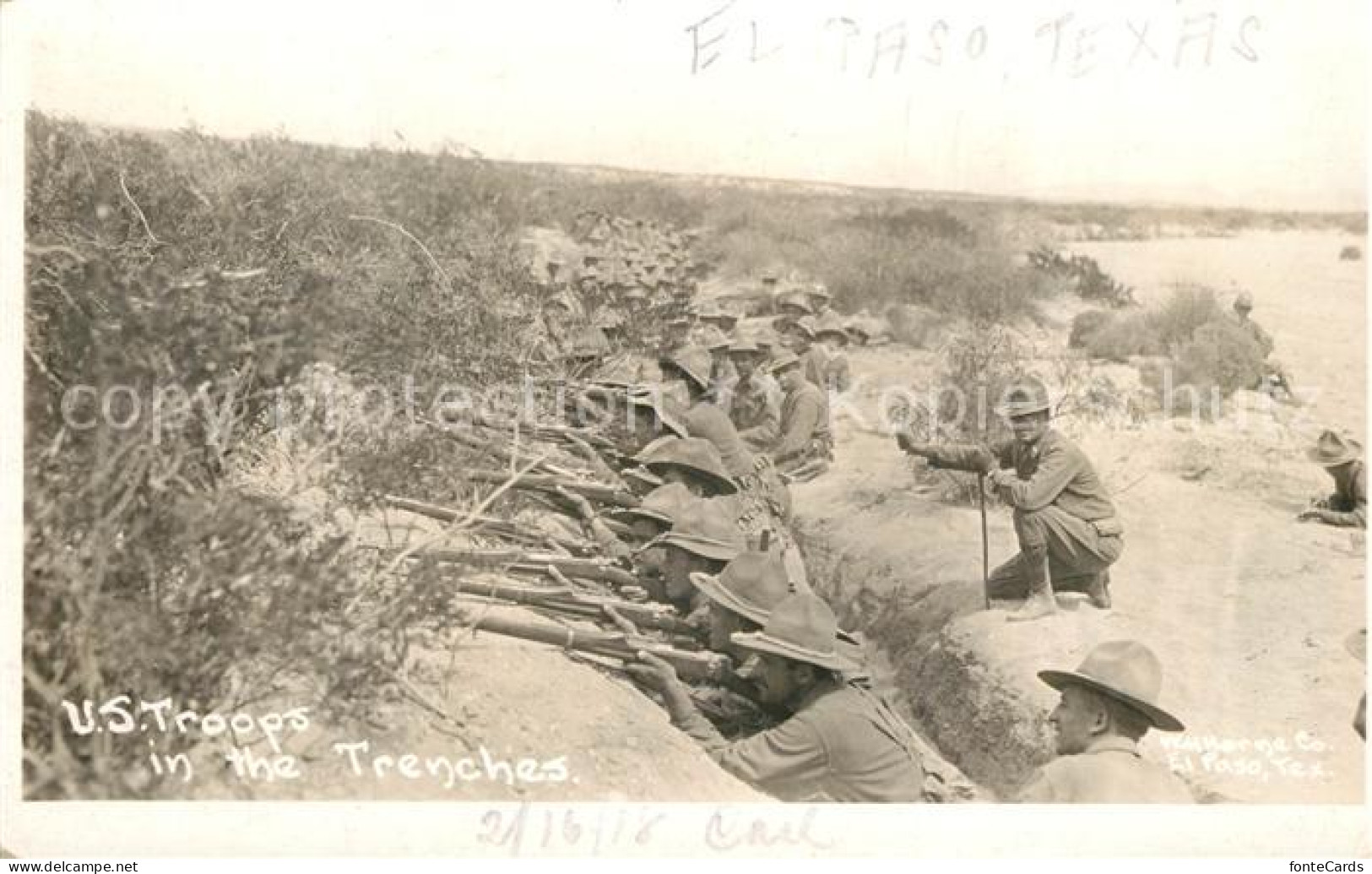 33373618 El_Paso_Texas US Troops In Teh Trenches Soldaten Im Sch?tzengraben - Autres & Non Classés