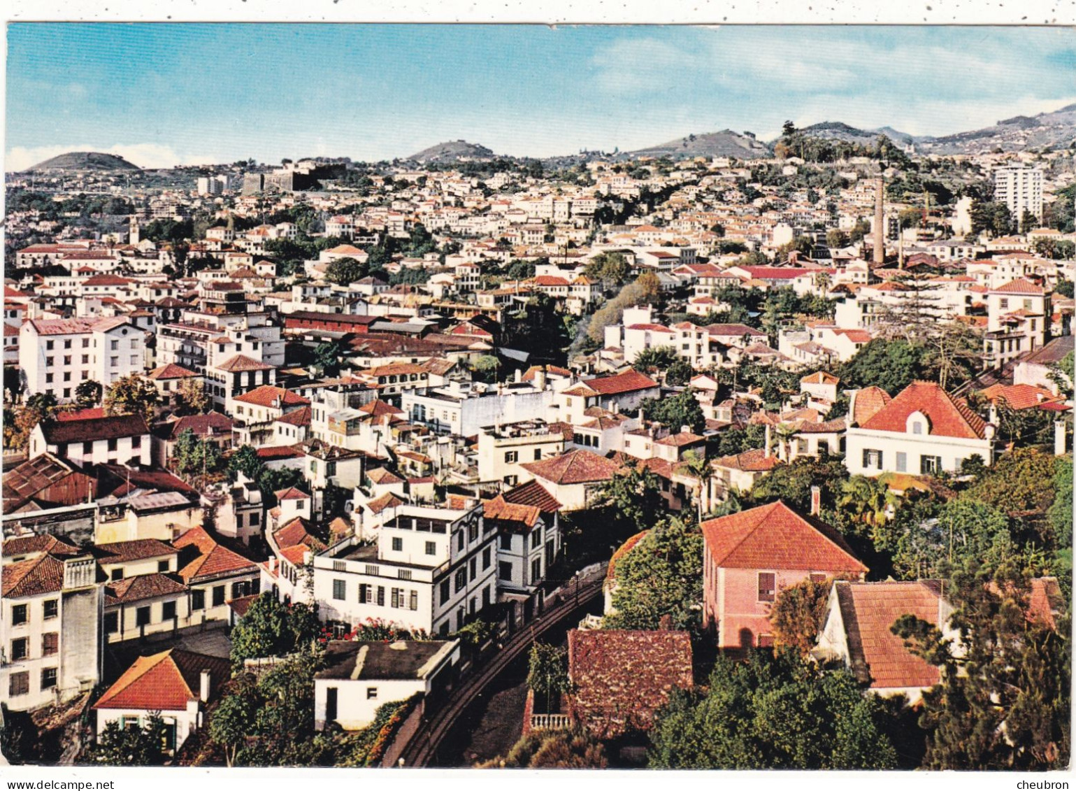 PORTUGAL..  MADEIRA. FUNCHAL. VUE AERIENNE. VUE PARTIELLE. .+TEXTE - Madeira