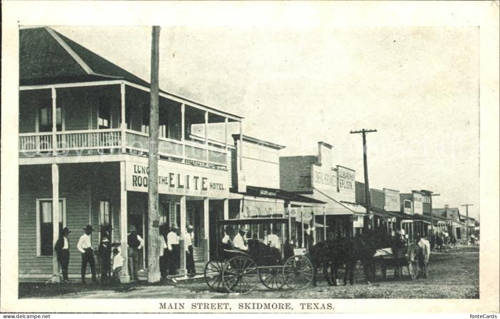 31735634 Skidmore_Texas Main Street Pferdedroschke - Sonstige & Ohne Zuordnung