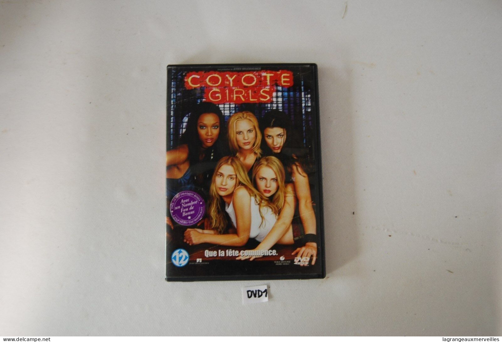 DVD 1 - COYOTE GIRLS - QUE LA FETE COMMENCE - Oeste/Vaqueros