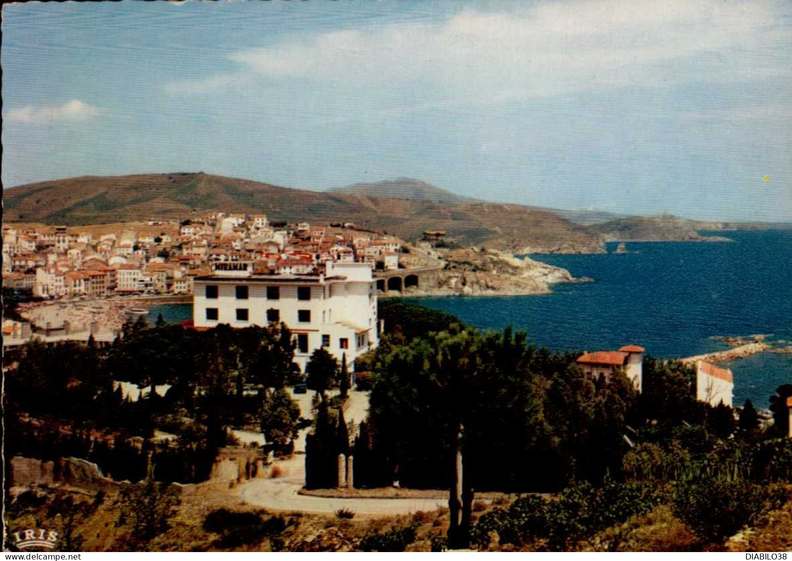 BANYULS -SUR-MER     ( PYRENEES ORIENTALES)    VUE GENERALE . L ' HOTEL MIRAMAR ET LE CAP DOUNE - Banyuls Sur Mer