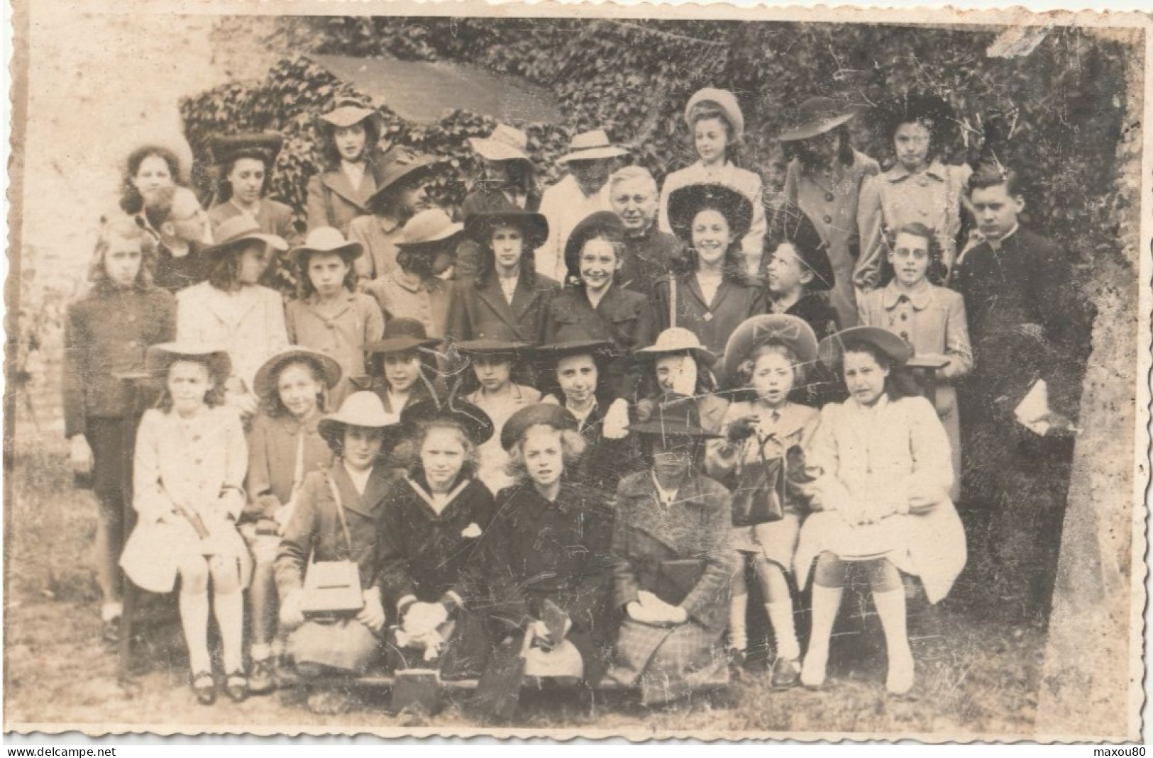 Carte Photo Groupe De Personnes ( PHOTO AMATEUR 19, Rue De La Hausse à MONS ) - Altri & Non Classificati