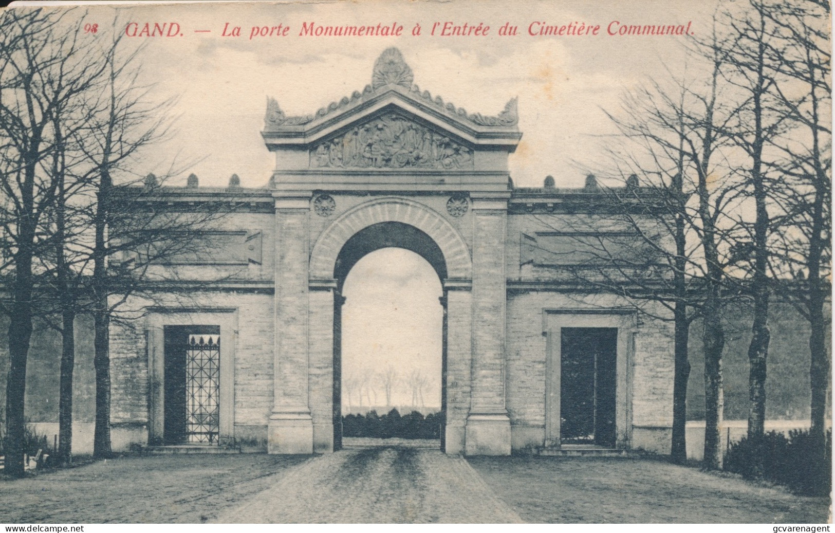 GENT         LA PORTE MONUMENTALE A L'ENTREE DU CIMETIERE COMMUNAL      ZIE AFBEELDINGEN - Gent