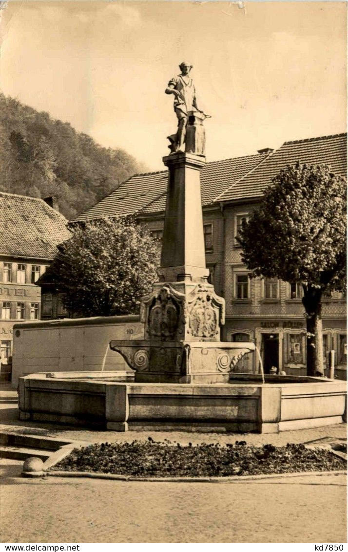 Suhl/Thür. - Waffenschmiedebrunnen - Suhl