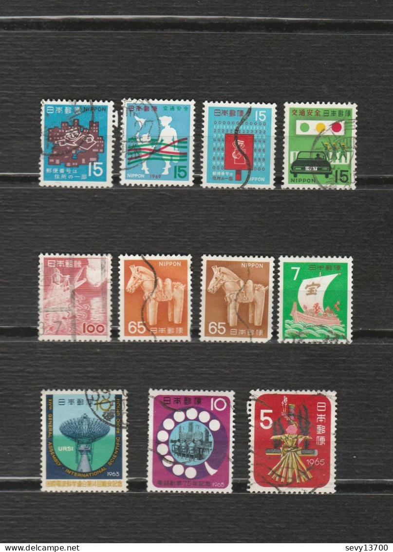 Japon 22 Timbres YT 982, 941, 954, 869, 539, 842, 878, 1041, 753,821,791.952,783,1006,973,847A,847,564,1017,923,1019,841 - Collections, Lots & Séries