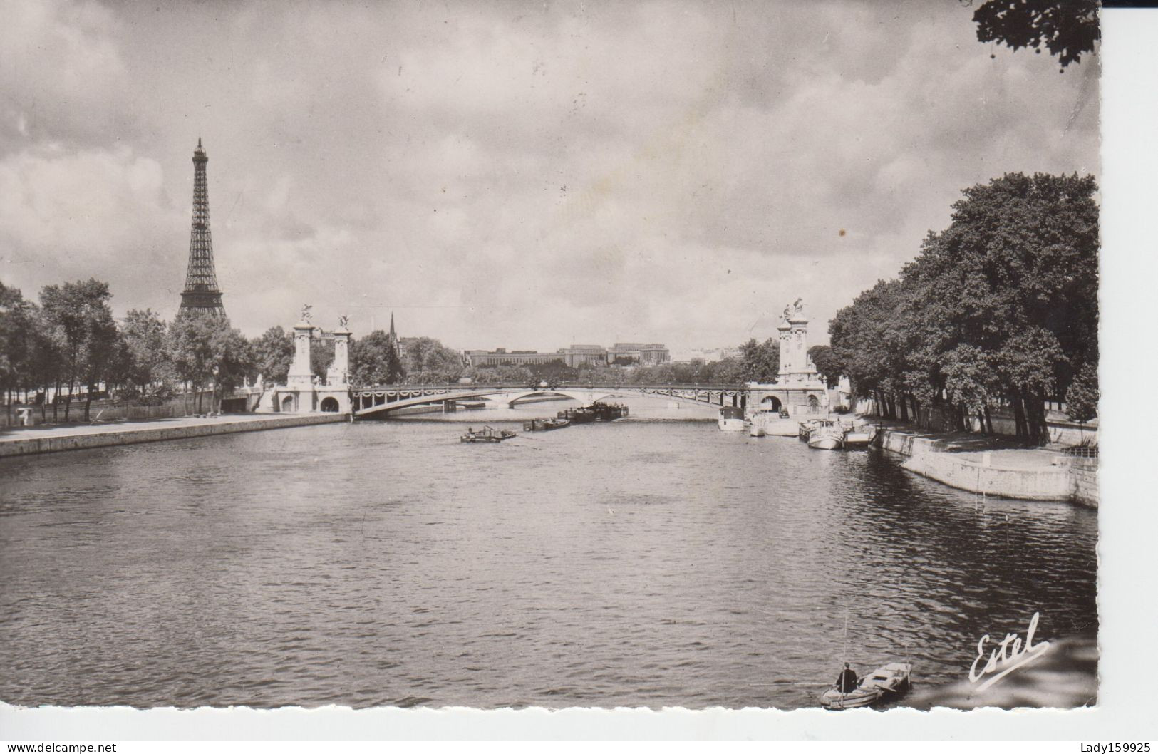 Pont Alexandre III, La Seine, La Tour Effel Paris France. Real Photo B&W (Estel) 2Tours De Chaque Coté Pont  2sc - Ponts