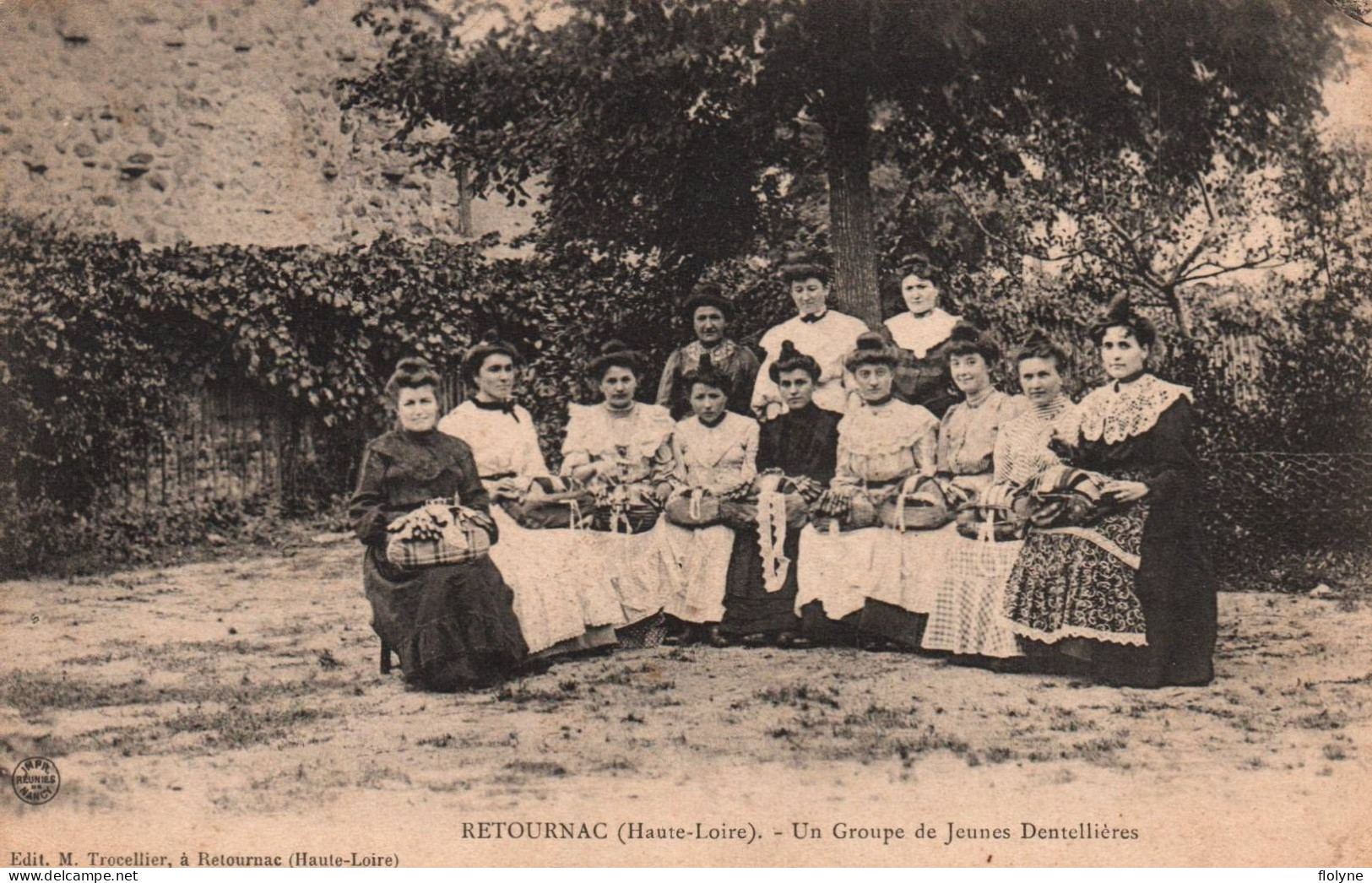 Retournac - Un Groupe De Jeunes Dentellières - Femmes Du Pays , Métier Dentelle - 1906 - Retournac