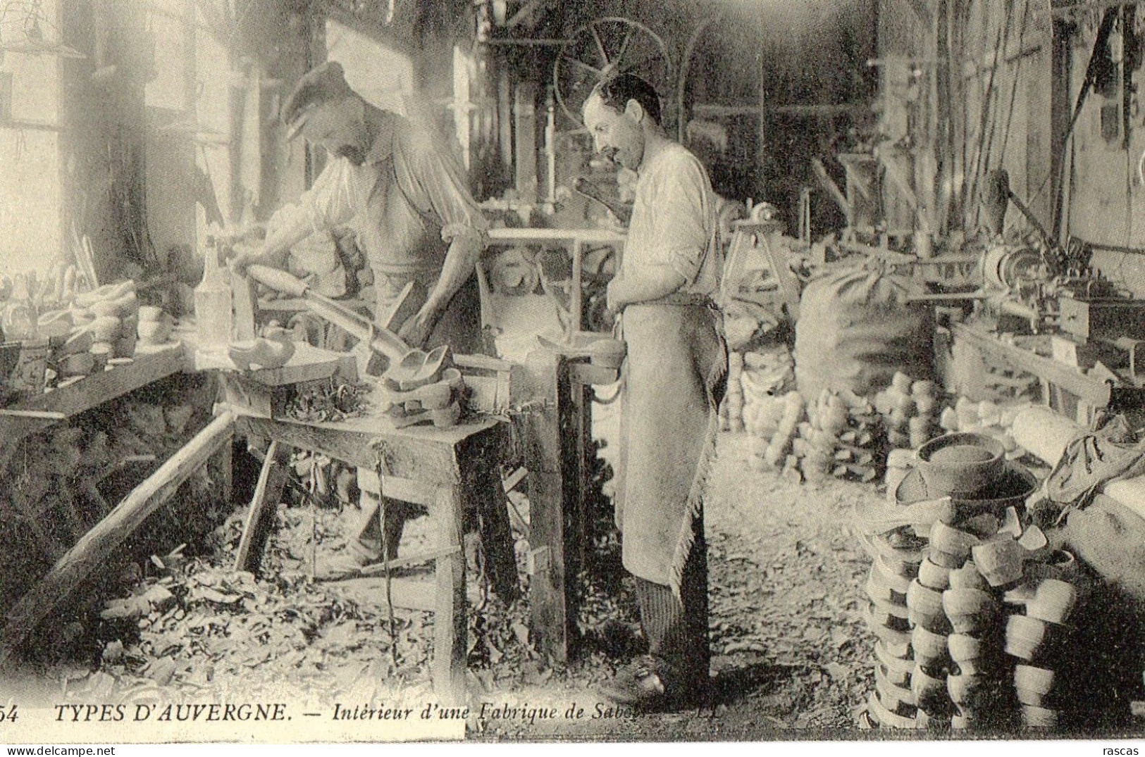 REPRODUCTION CARTE ANCIENNE - H11 - TYPE D'AUVERGNE - INTERIEUR D'UNE FABRIQUE DE SABOT - Auvergne