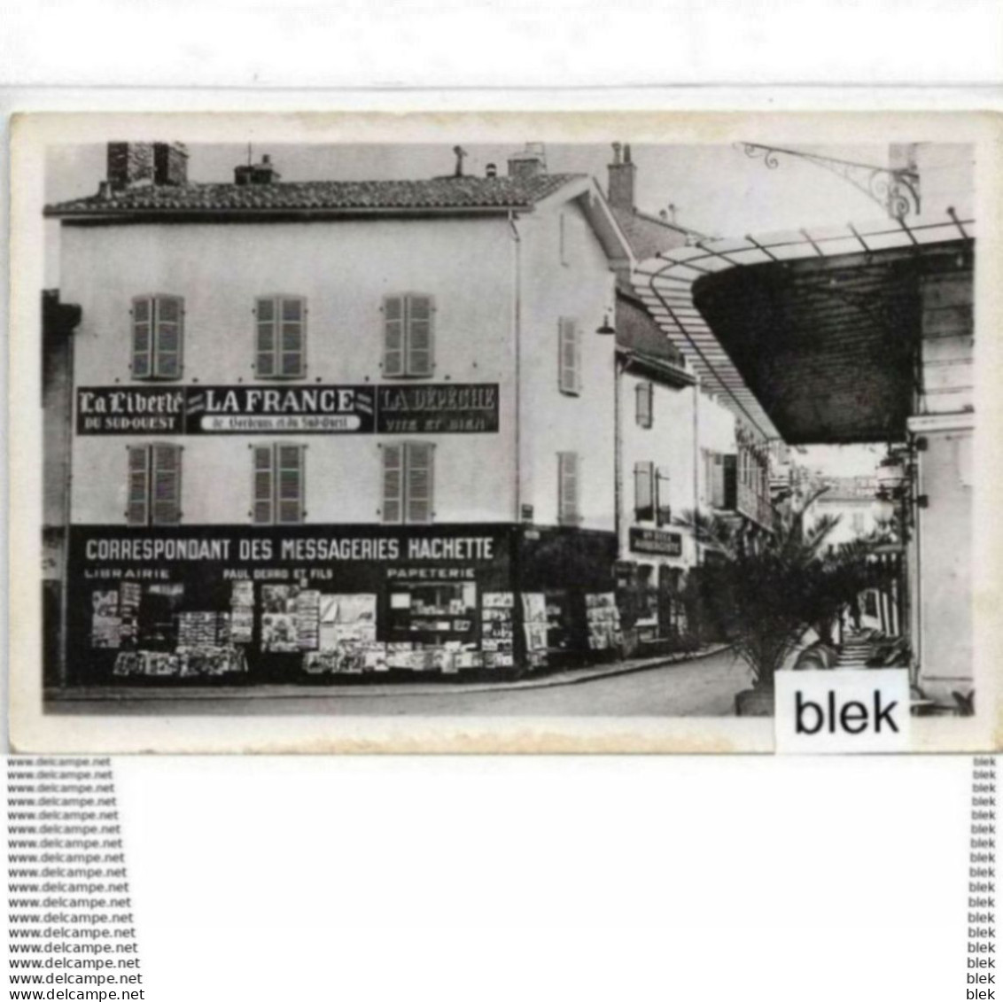 40 : Landes : Dax : Place Fontaine Chaude , Café De Bordeaux  Et Les Messageries Hachette . - Dax