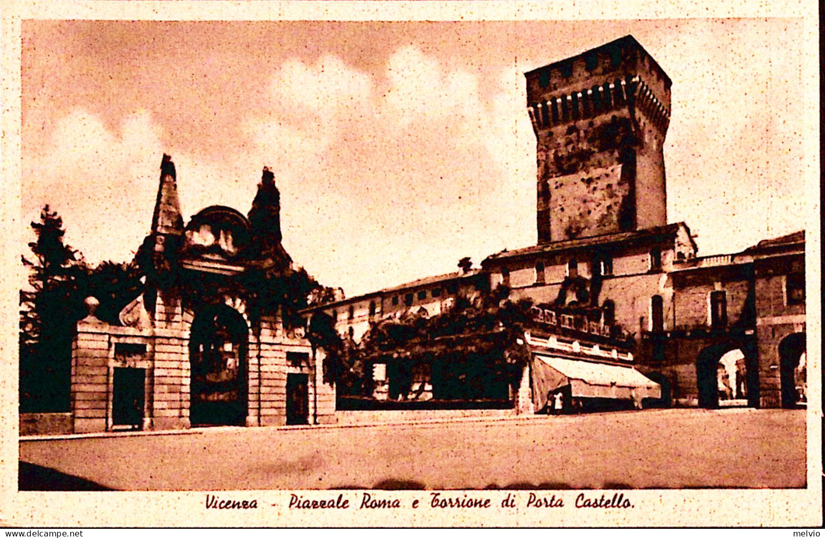 1950-VICENZA Piazzale Roma E Torrione Di Porta Castello Viaggiata - Vicenza
