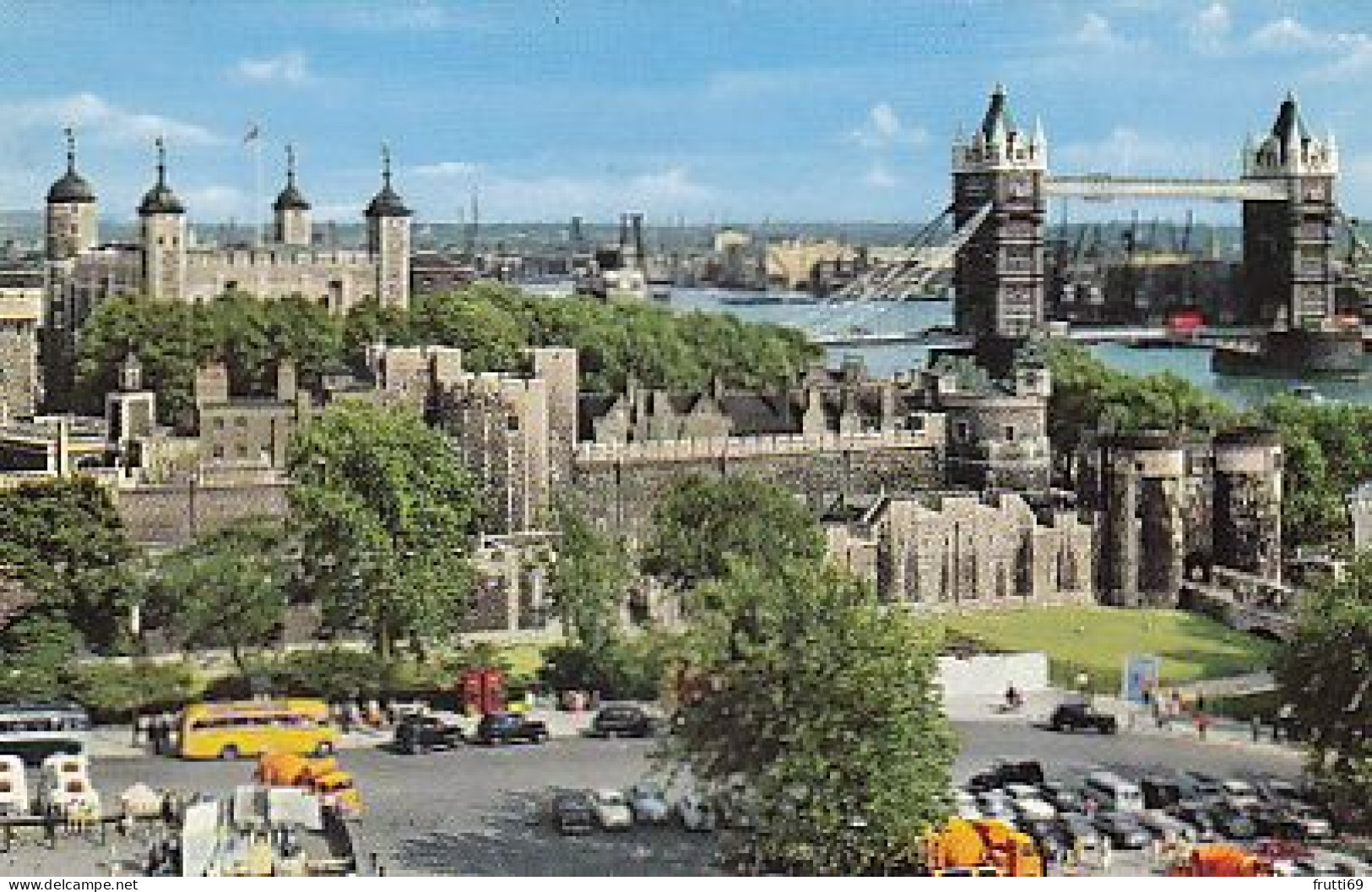 AK 214685 ENGLAND - London - The Tower Of London And Tower Bridge - Tower Of London