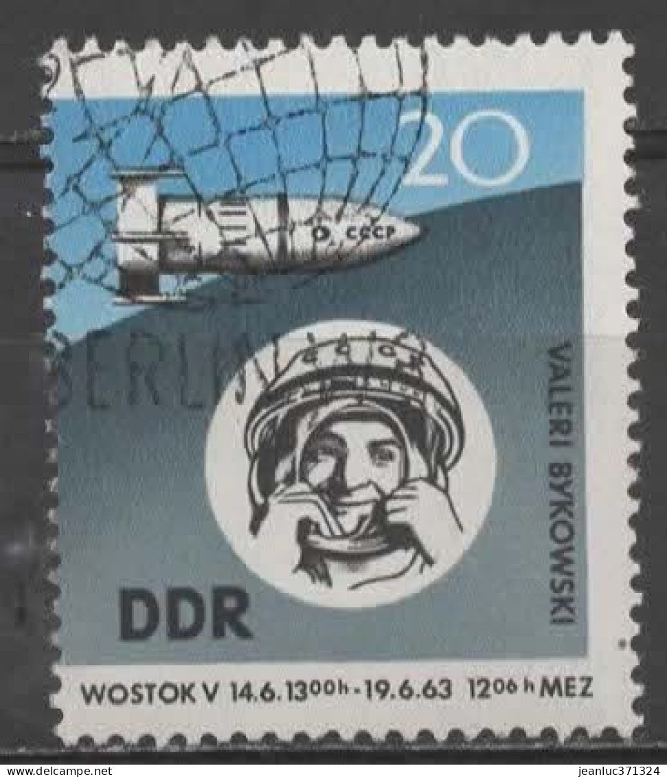 ALLEMAGNE (RDA) N° 674 O Y&T 1963 Second Vol Spatial Groupé (Valeri Bukowski Et Vostok) - Gebruikt