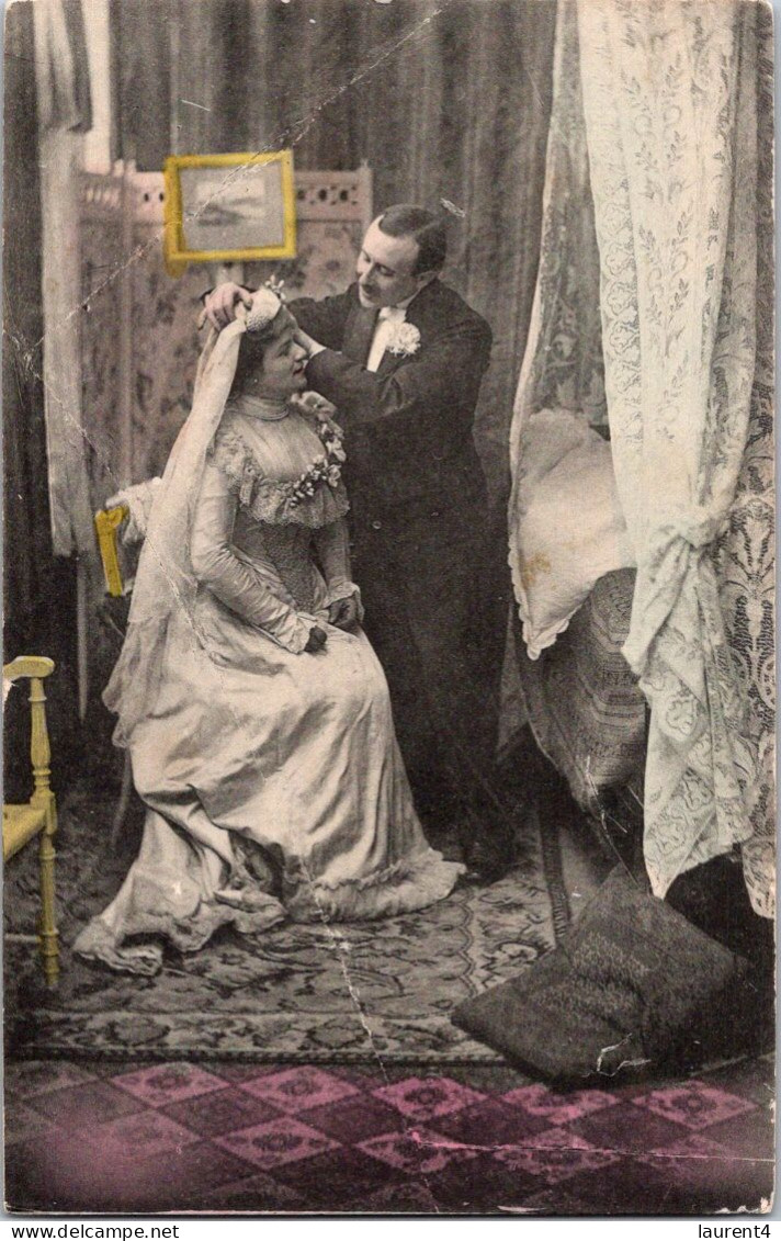 25-4-2024 (3 Z 1) VERY OLD - Colorised - Lovers On Wedding Day - Parejas