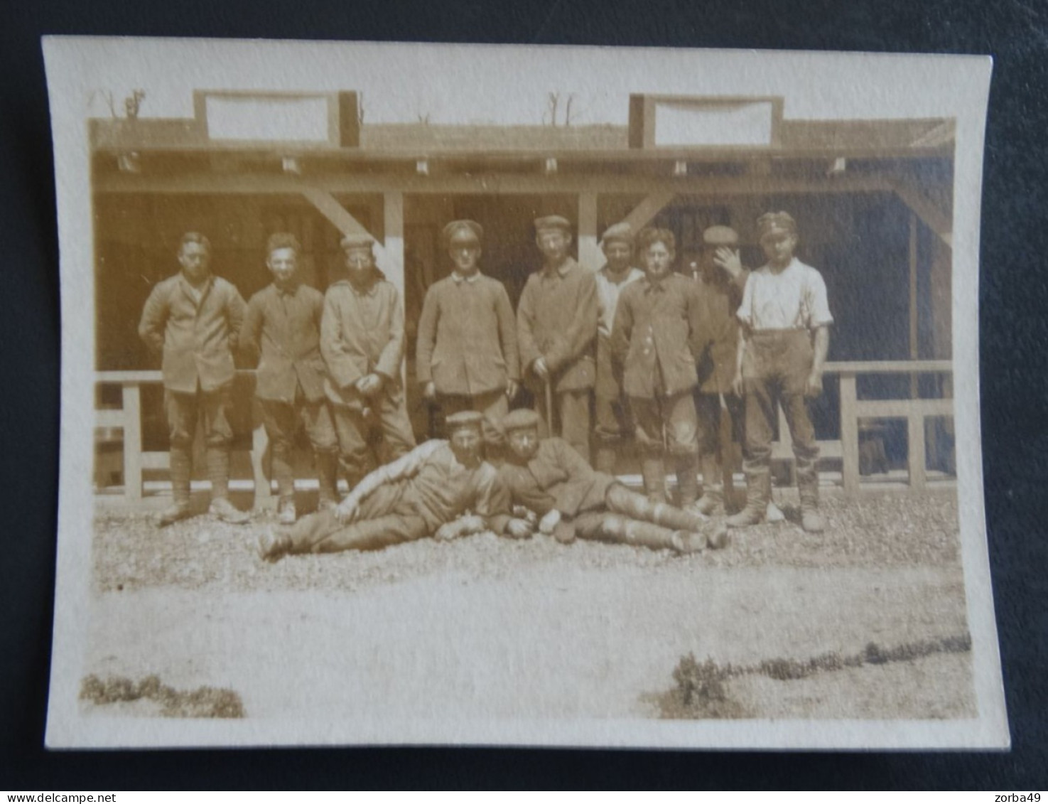 Petite Photo De  Soldats Allemands Prisonniers   Au Verso Mention T Albert Juin 1919 - 1914-18