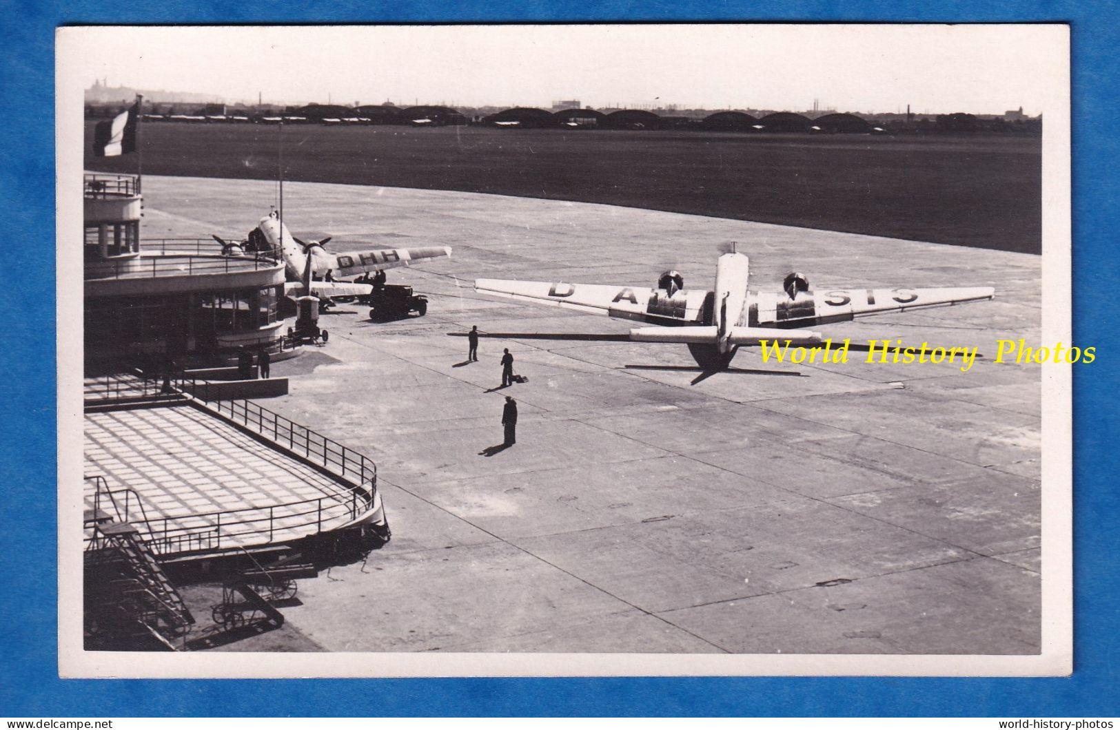 CPA Photo - LE BOURGET - Aéroport Aérodrome - Arrivée D' Avion Du 3e REICH  - Vers 1937 1940 Occupation ? Aviation Paris - Aerodromi