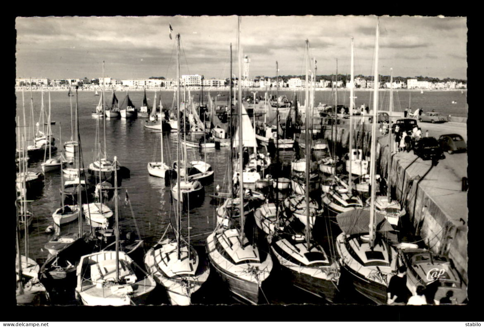 17 - ROYAN - LE PORT DES YACHTS - Royan